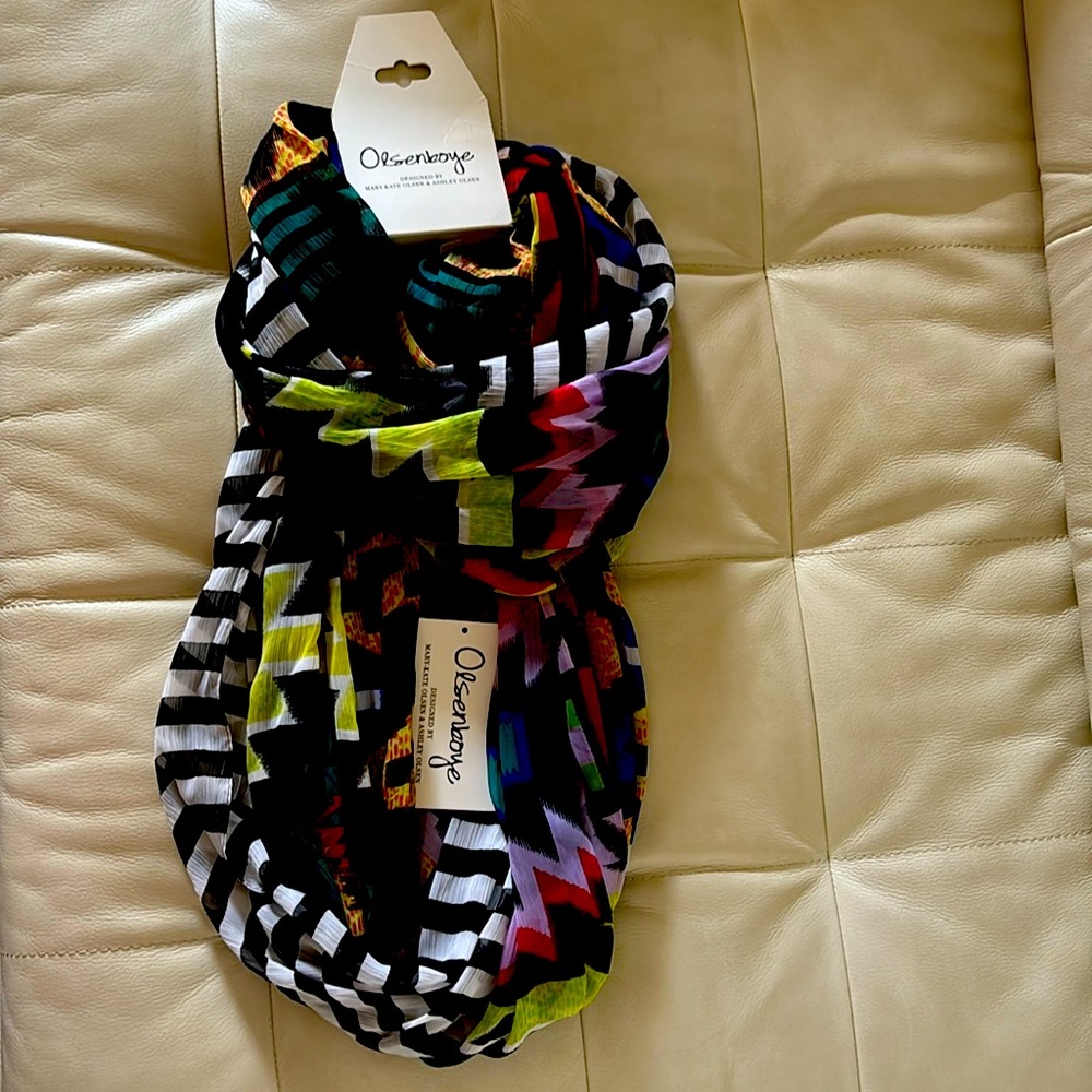 Olsenboye scarf